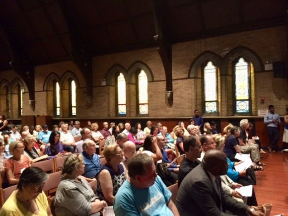 How many people live on Roosevelt Island? Really. Roosevelt Islanders at a Town Hall.