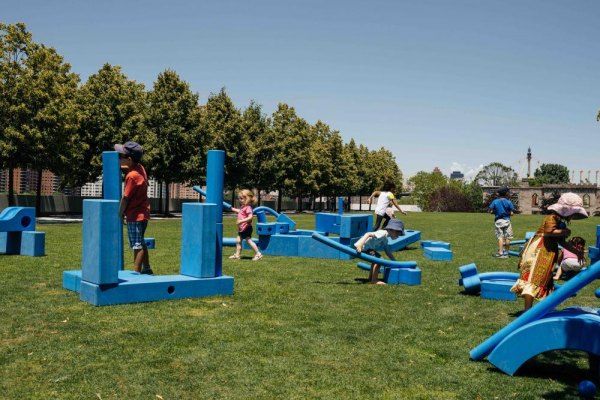 Uni Project and Imagination Playground Return to FDR Four Freedoms Park Imagination Playground at FDR Four Freedoms Park / Photo by Daniela Velasco