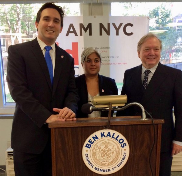 Roosevelt Island Stands With Ben Kallos With Carter Burden Network's Bill Dionne, Kallos welcomed IDNYC to Roosevelt Island.